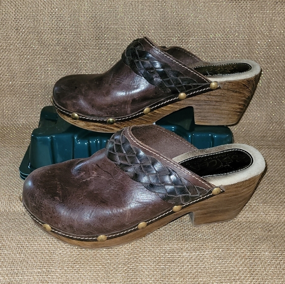 Sbicca Handmade In USA 8 38 M Heeled Open Back Clogs Brown Leather Boho Chic - Picture 1 of 6